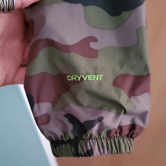 The North Face Kids Camouflage Raincoat - Green and Brown - Picture 5 of 8